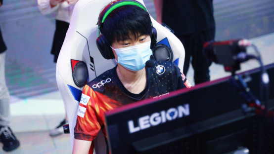 技舞台上 技舞台上